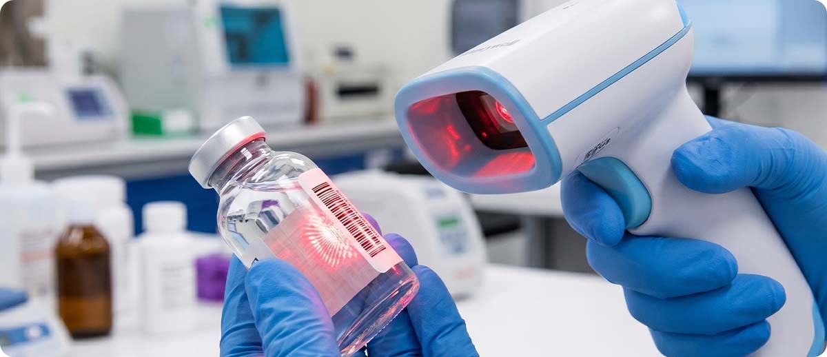  Healthcare Barcoding: Why Standard Warehouse Scanners Fail in Clinical Environments