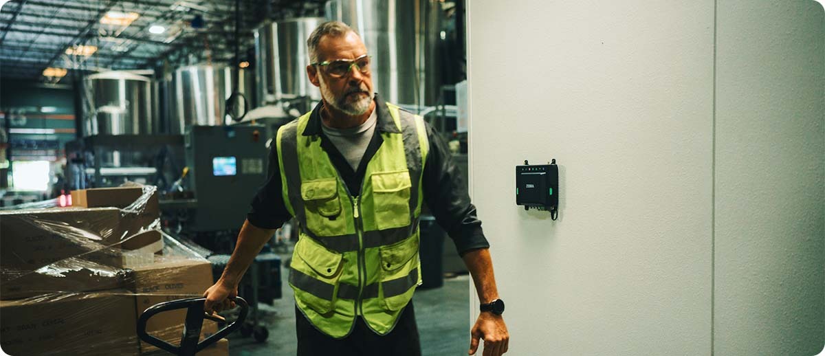 What Is a UHF RFID Reader and When Does Your Operation Actually Need One? What Is a UHF RFID Reader and When Does Your Operation Actually Need One?